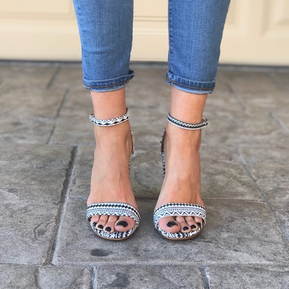 Aztec Print Boho Chic Chunky Heel Sandal - Picture 3 of 6